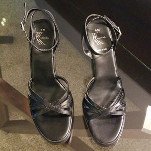 NWOT WHITE MOUNTAIN BLACK SANDALS